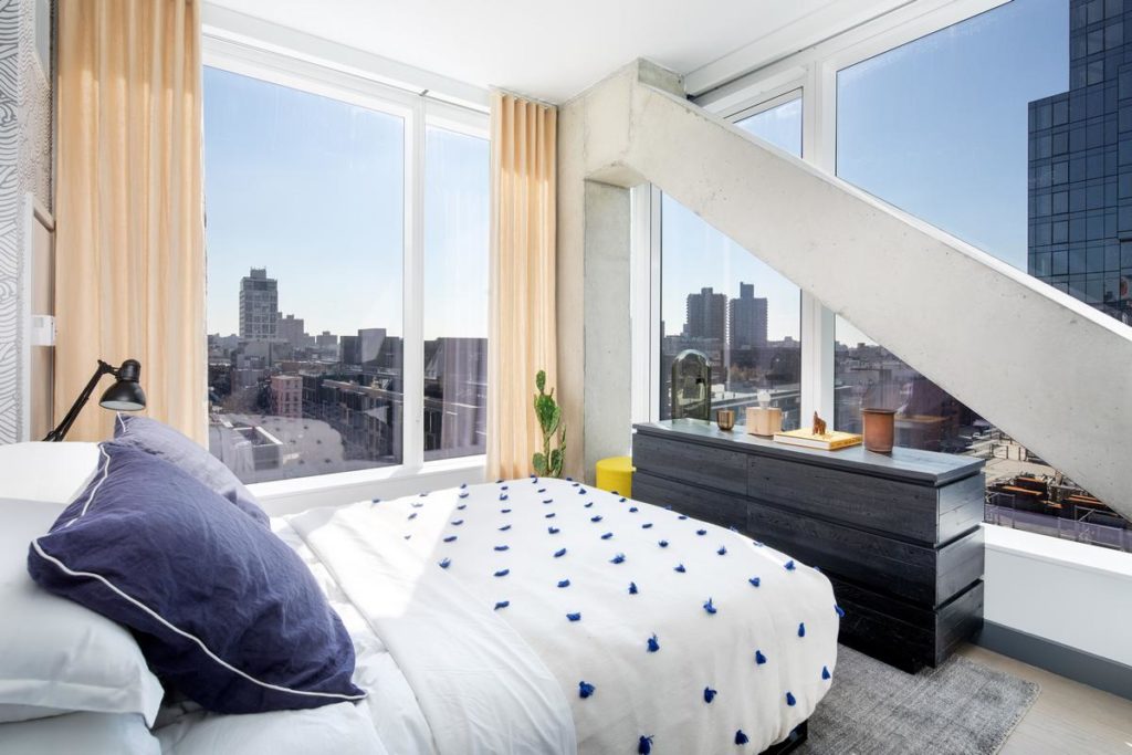 Bright and Cozy One Bedroom with Large Windows and City Views